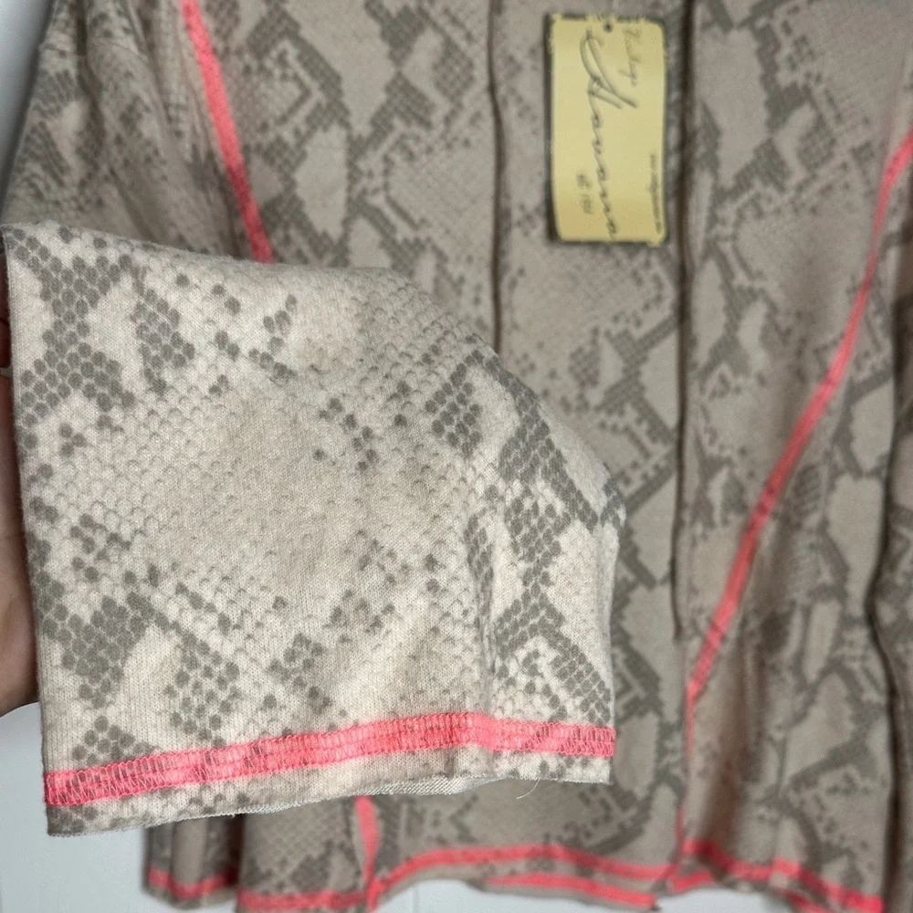 Vintage Havana Snake Print Hoodie - Gray and Pink